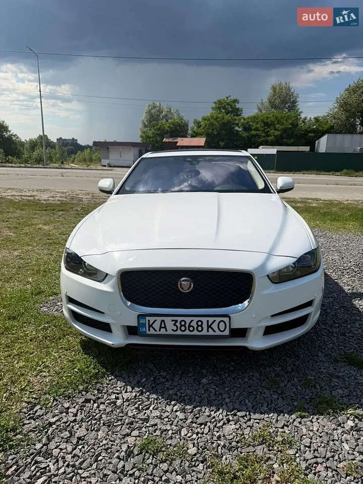 2016 Jaguar XE - мініатюра 15