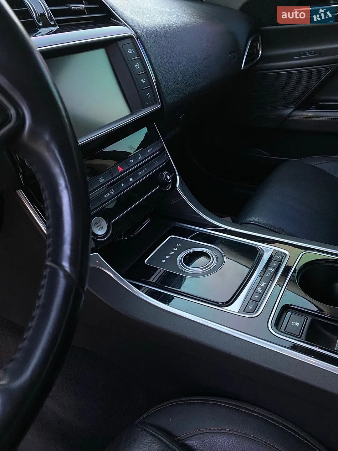 2015 Jaguar XE - мініатюра 3