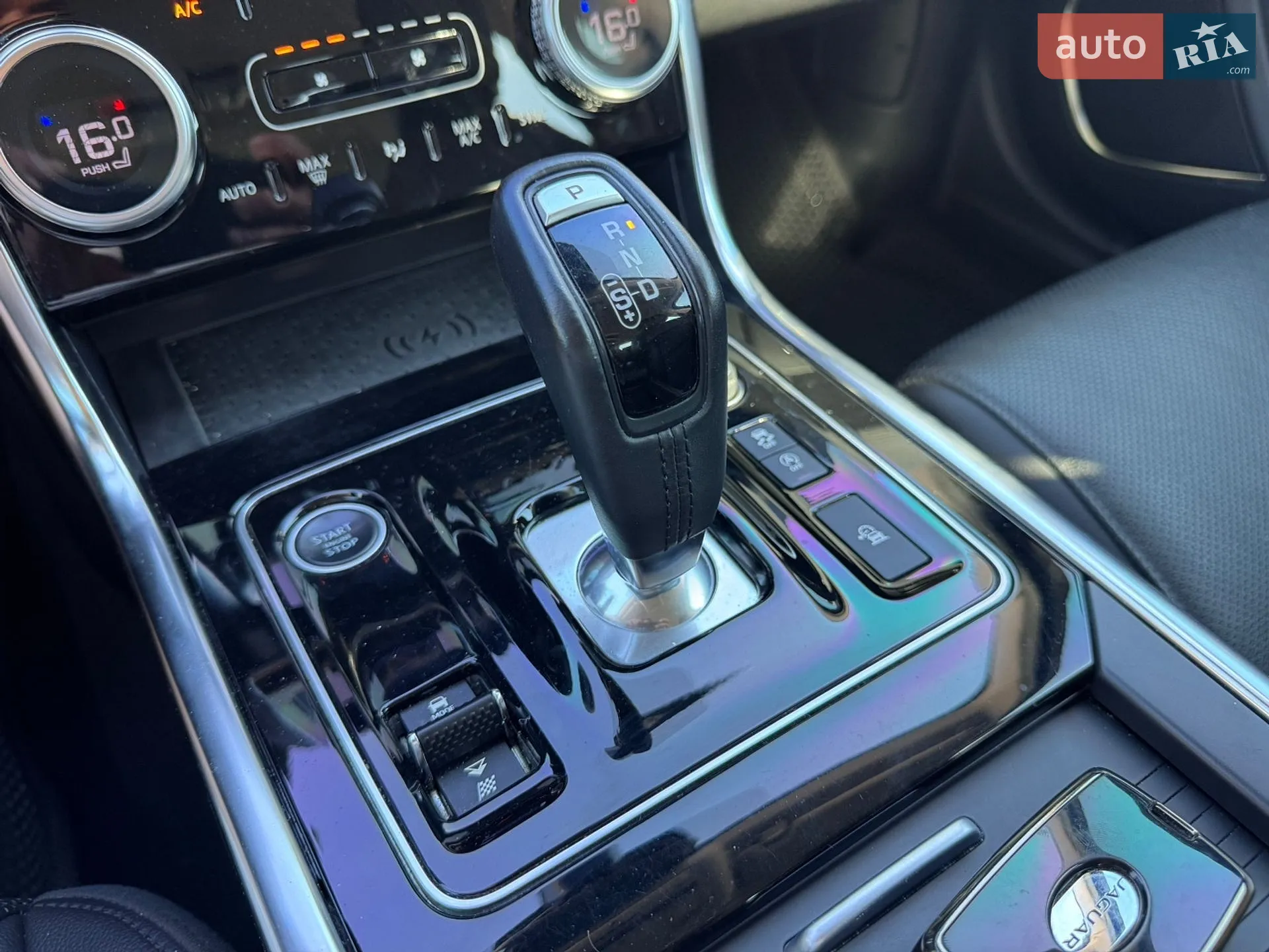 2020 Jaguar XE - мініатюра 31