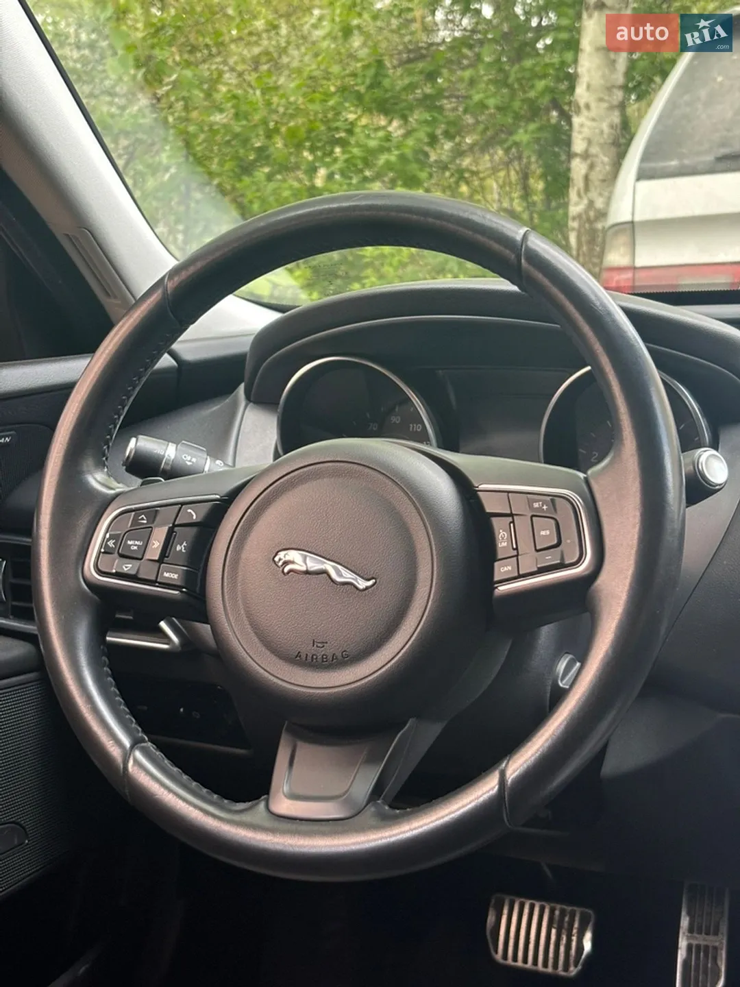 2019 Jaguar XE - мініатюра 11