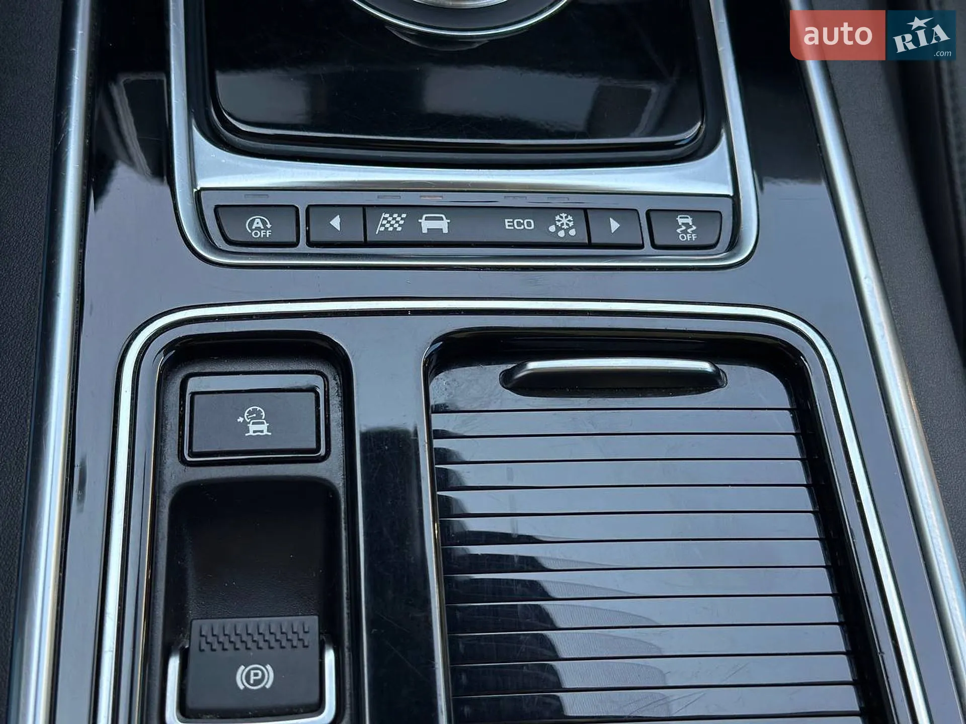 2018 Jaguar XE - мініатюра 23