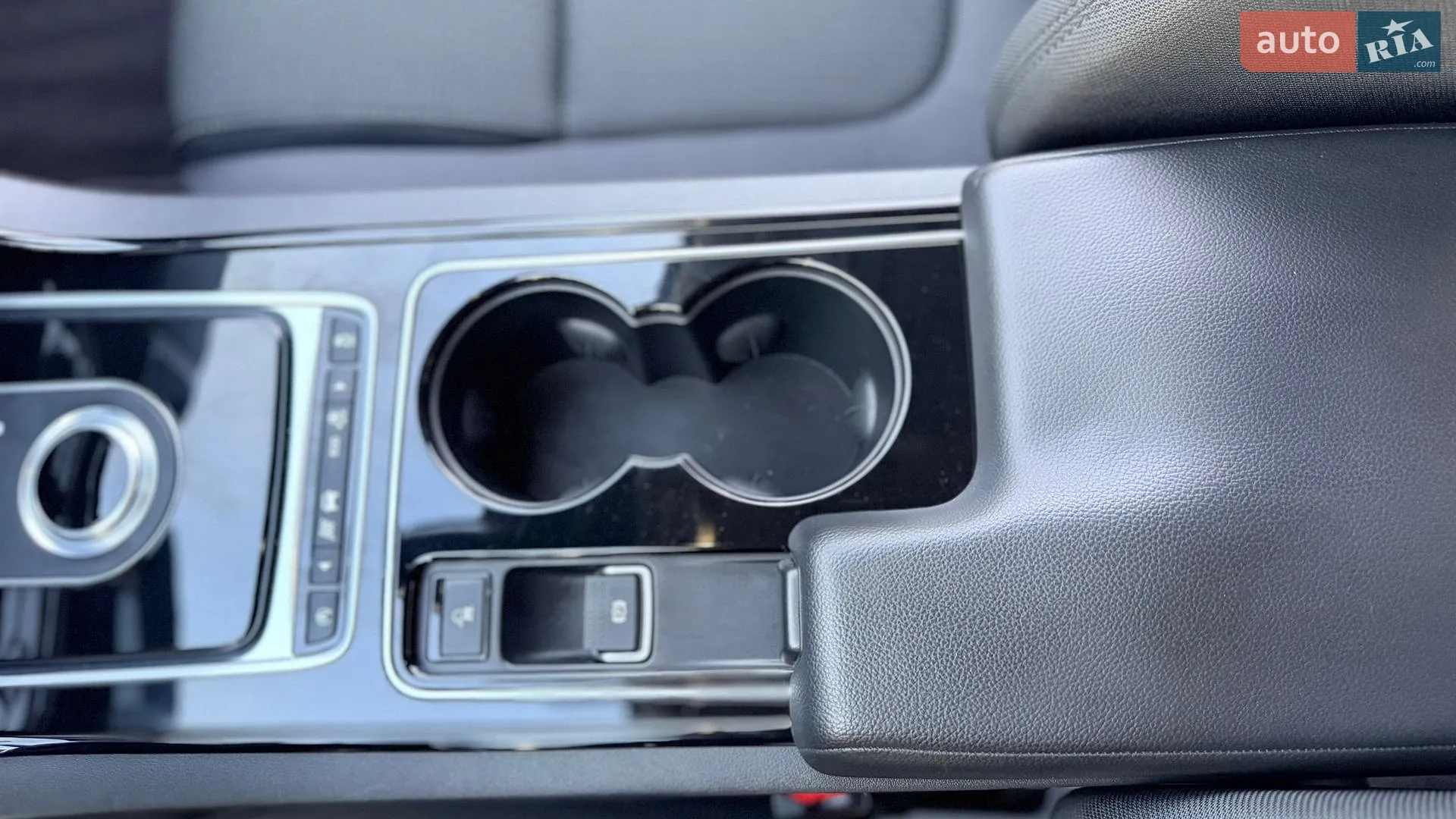 2016 Jaguar XE - мініатюра 42