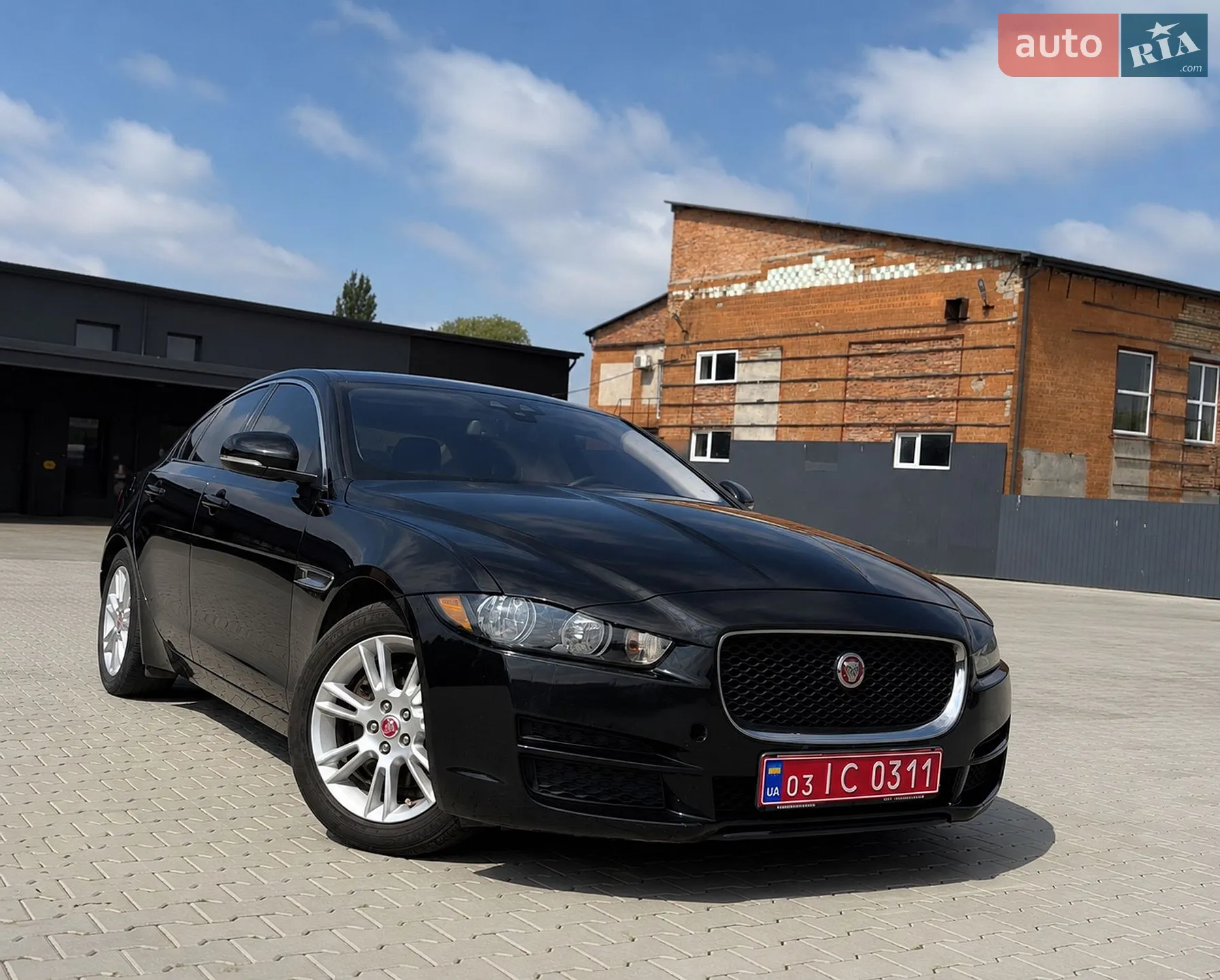 Jaguar XE, 2017