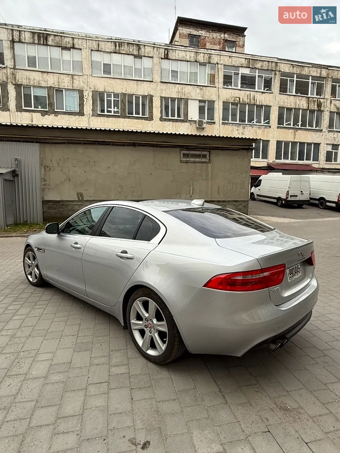 2016 Jaguar XE - мініатюра 8