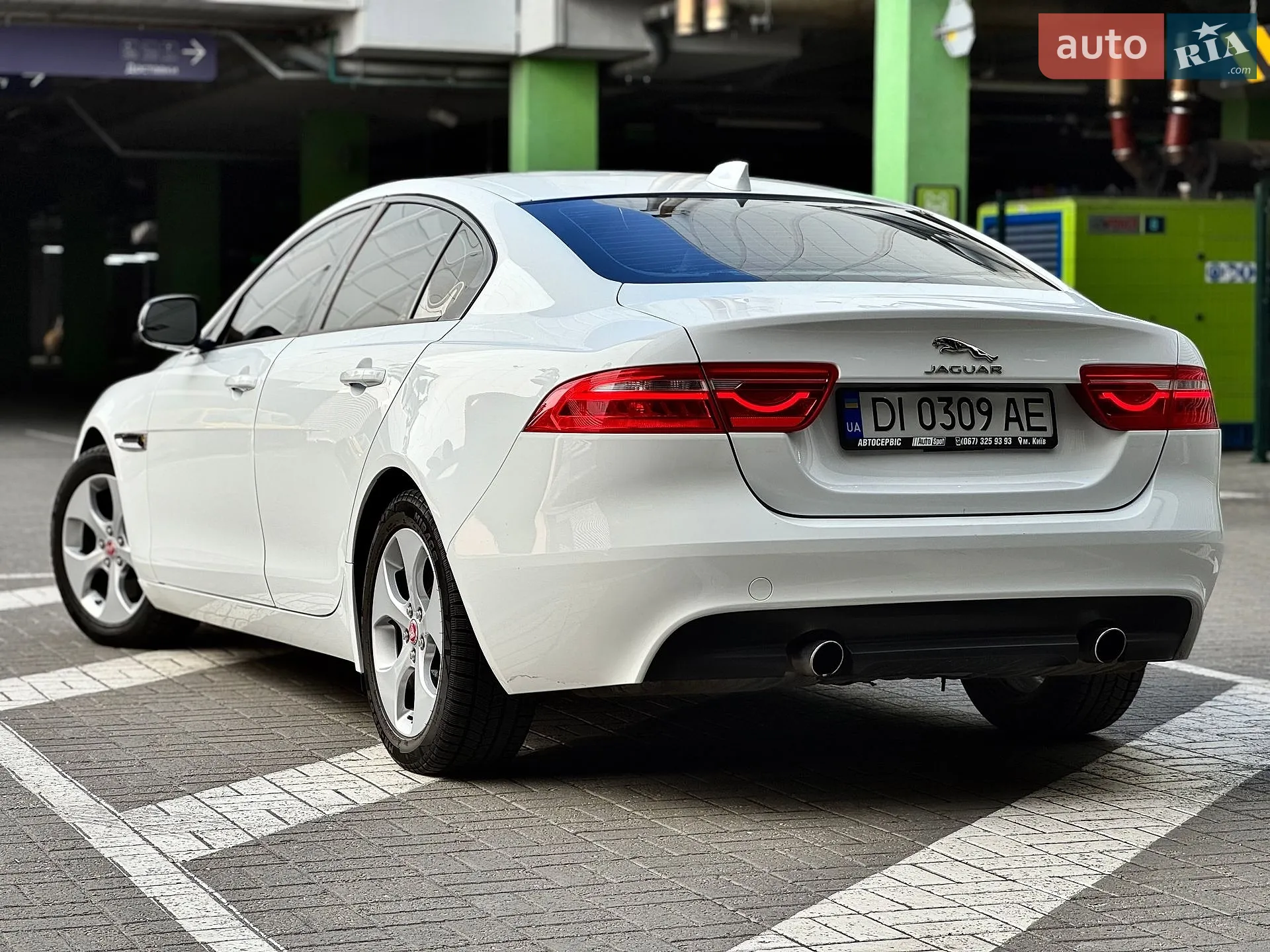 2016 Jaguar XE - мініатюра 36