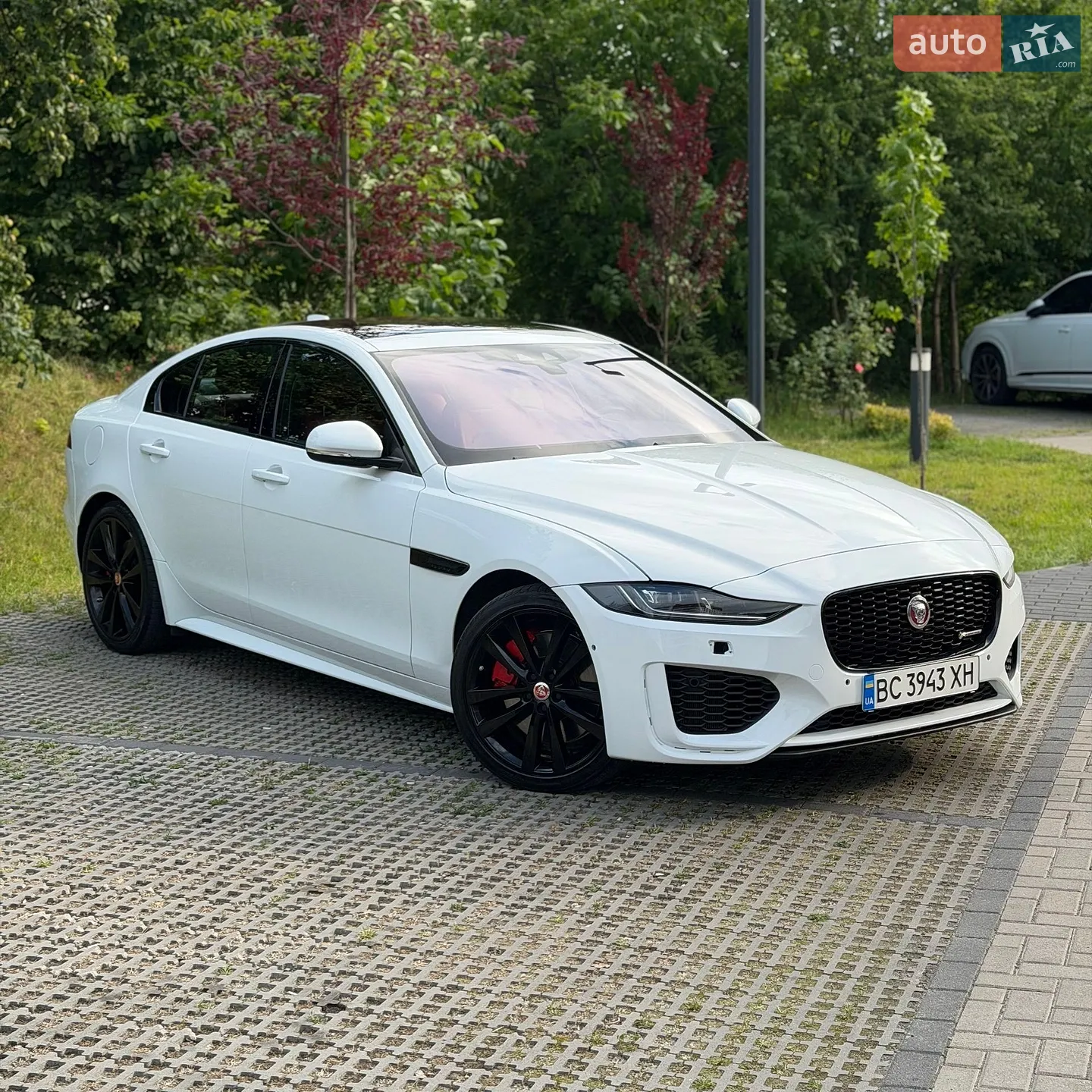 2020 Jaguar XE - мініатюра 4