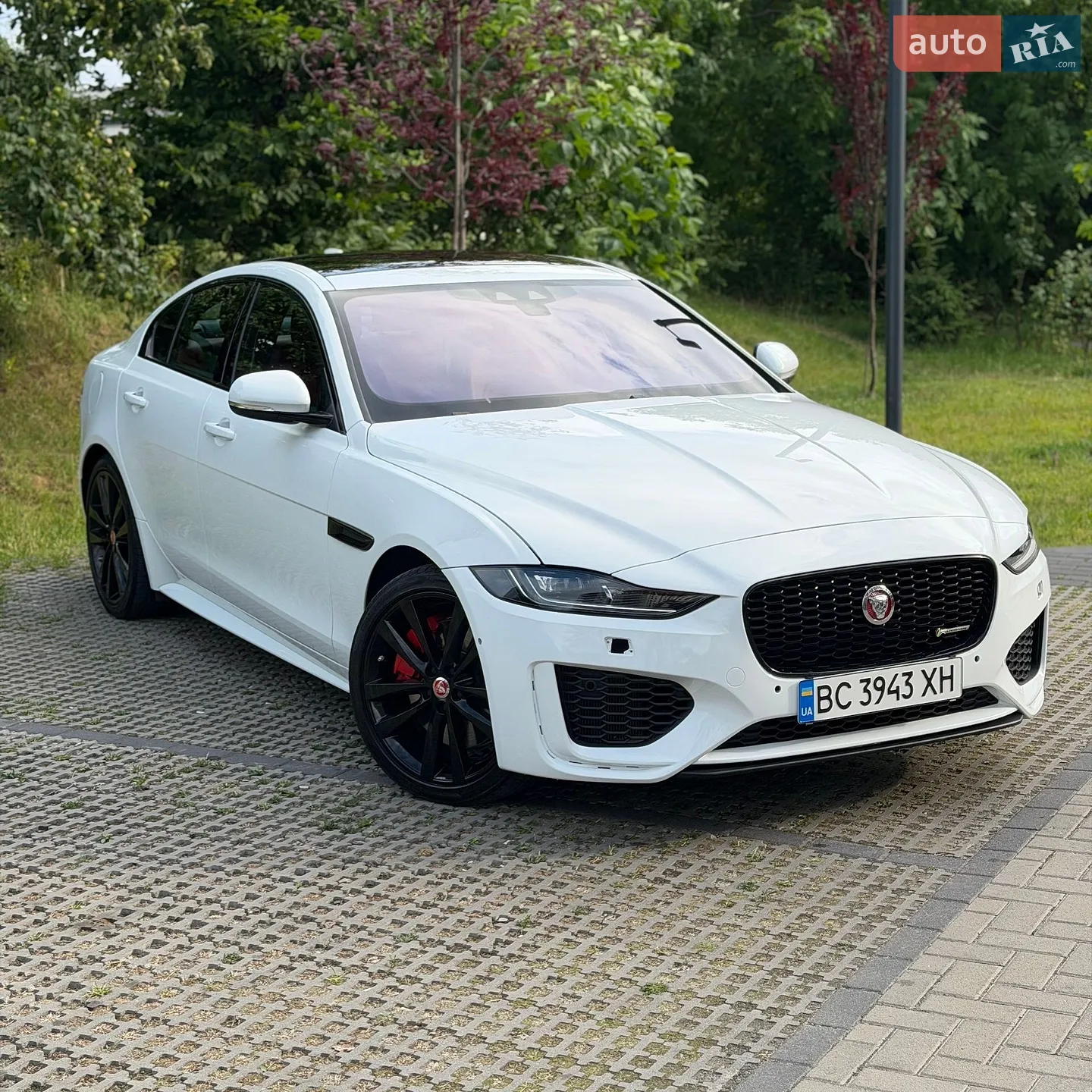2020 Jaguar XE - фото 1