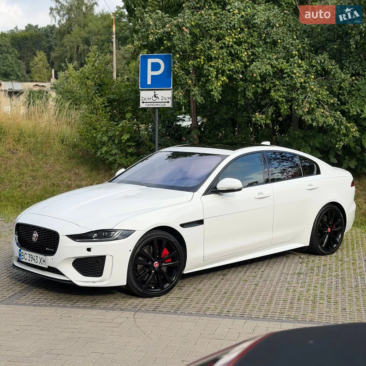 2020 Jaguar XE - мініатюра 2