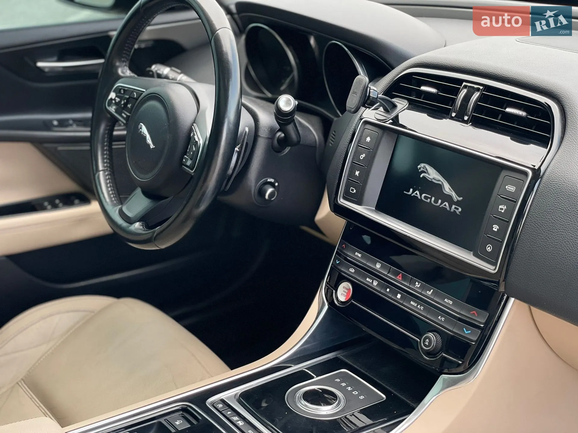 2016 Jaguar XE - мініатюра 42