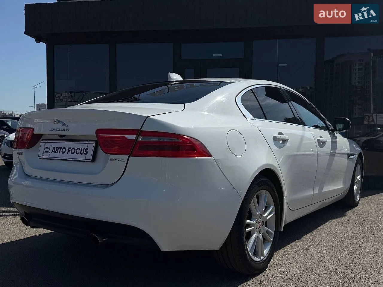 2018 Jaguar XE - мініатюра 7