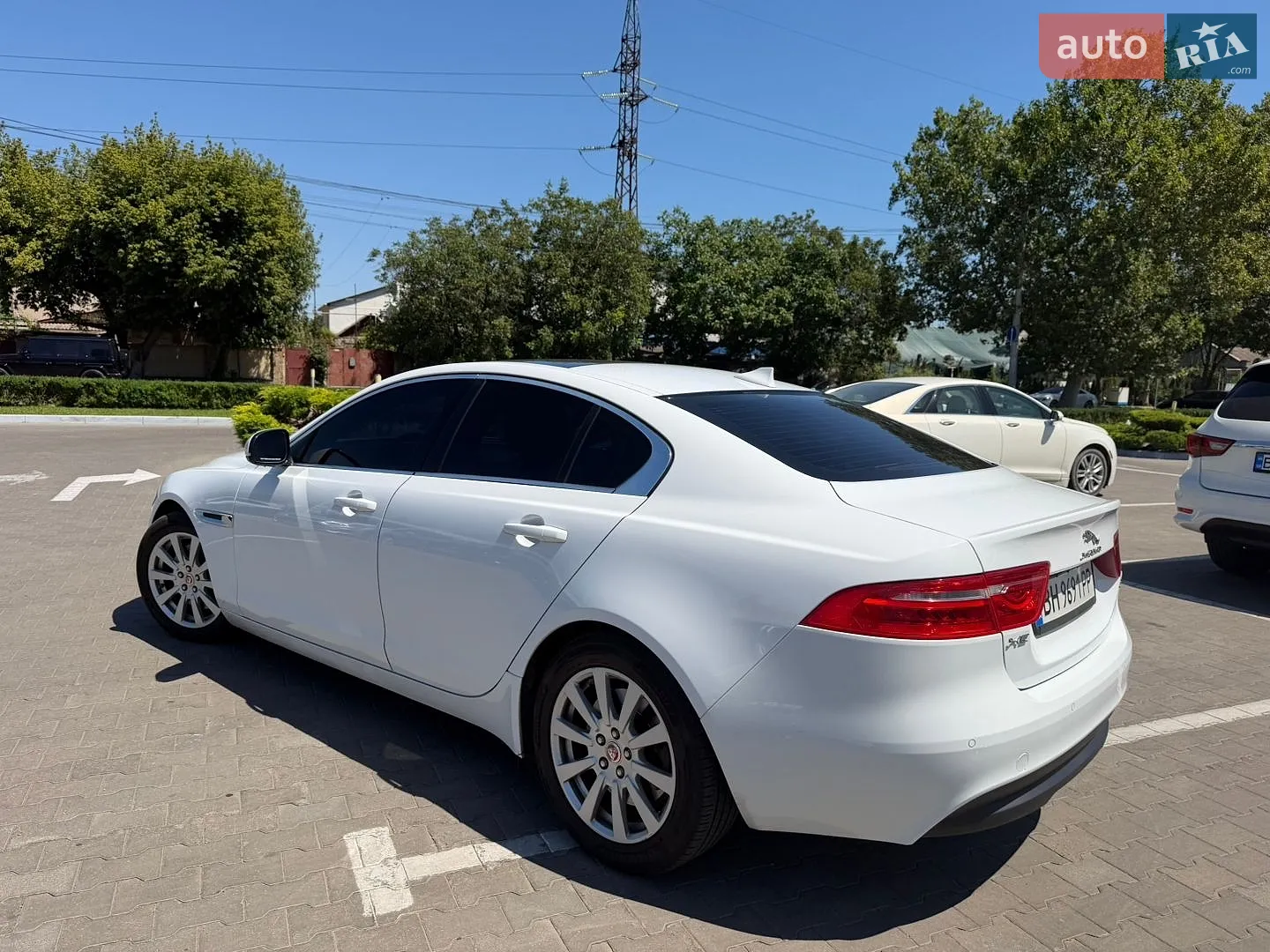 2015 Jaguar XE - мініатюра 5