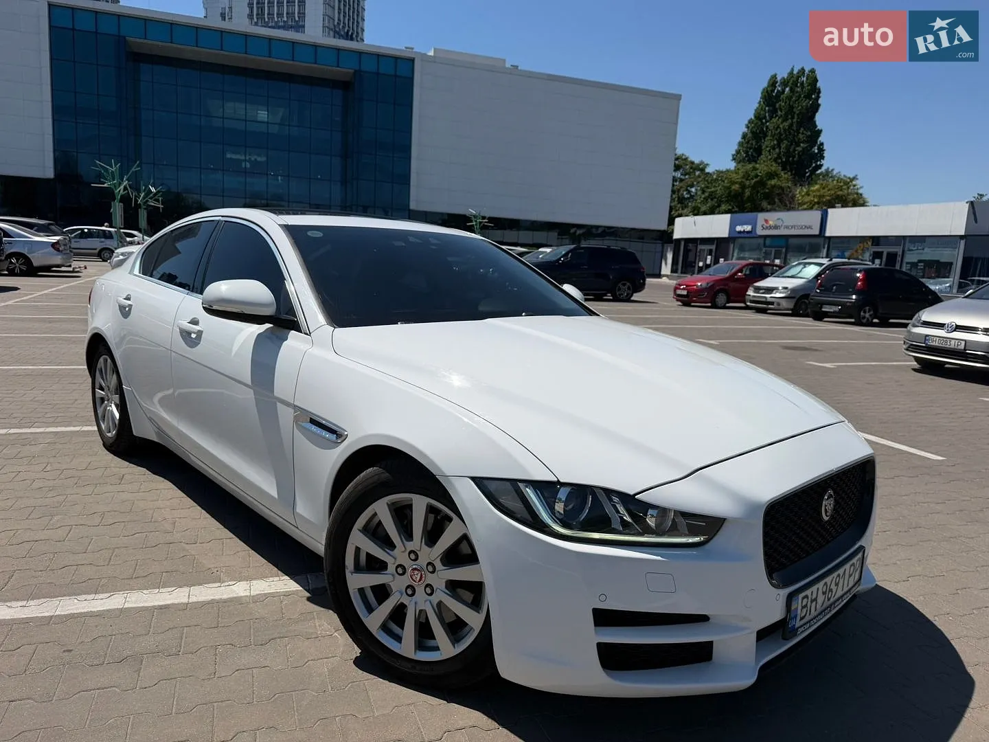 2015 Jaguar XE - мініатюра 7