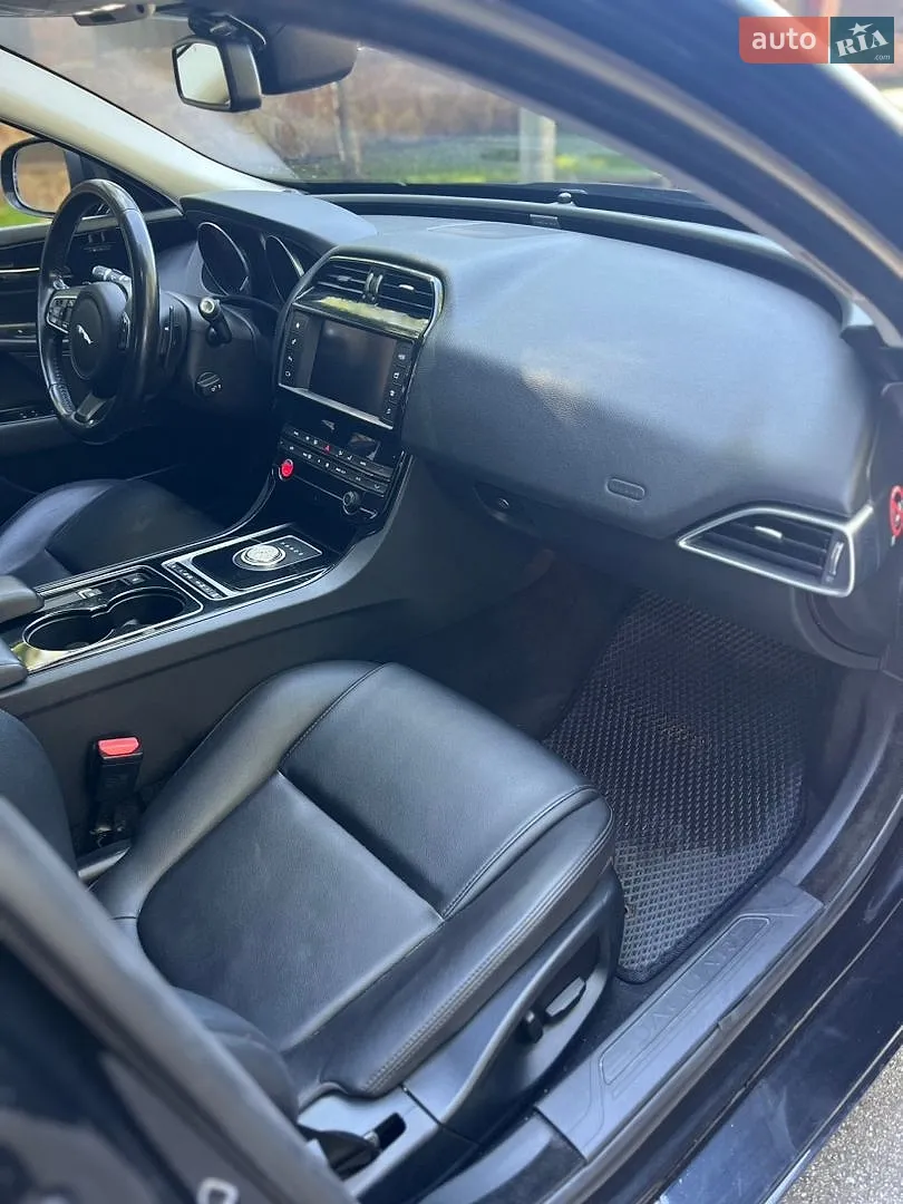 2016 Jaguar XE - мініатюра 13