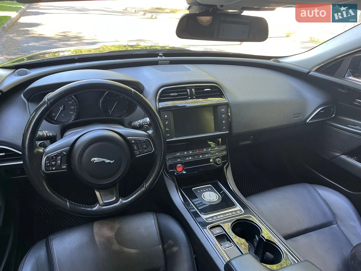 2016 Jaguar XE - мініатюра 23
