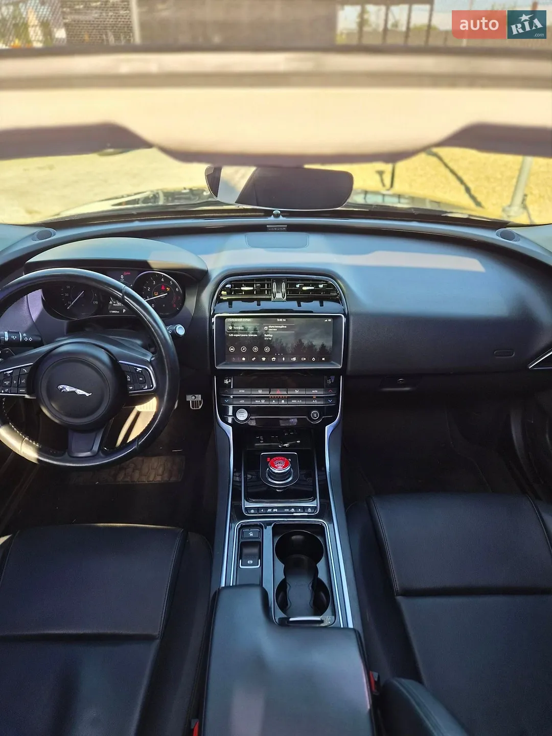 2019 Jaguar XE - мініатюра 13