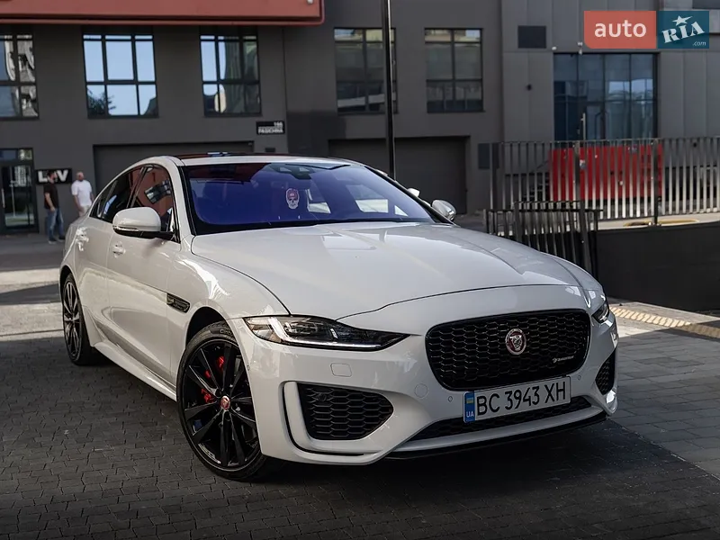 Jaguar XE 2020