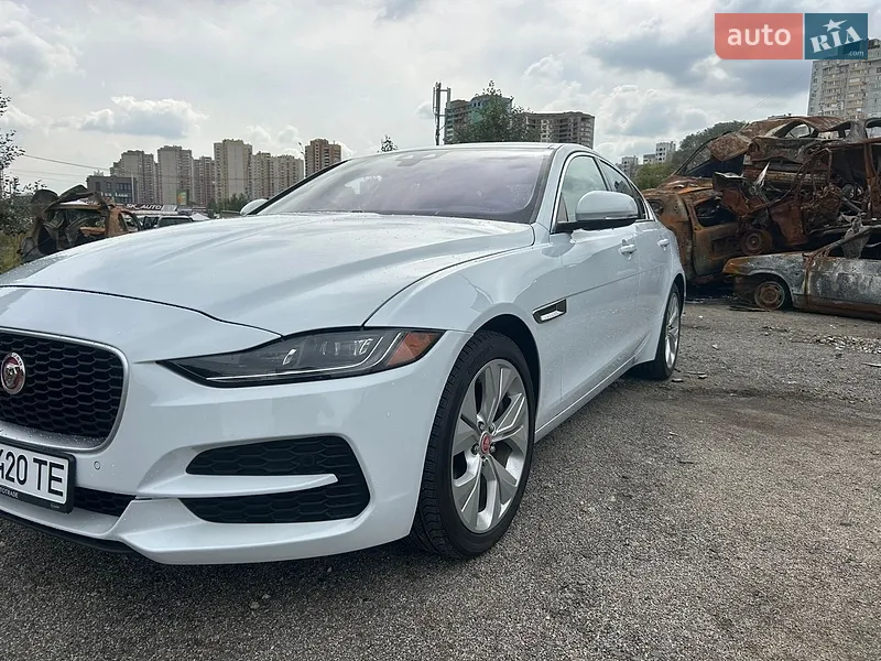 Jaguar XE 2019