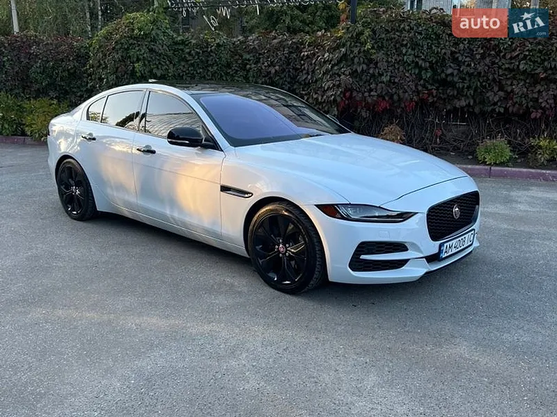 Jaguar XE 2019