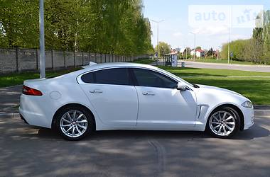 Седан Jaguar XF 2015 в Киеве