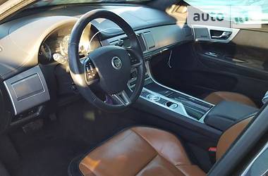 Седан Jaguar XF 2013 в Тернополе