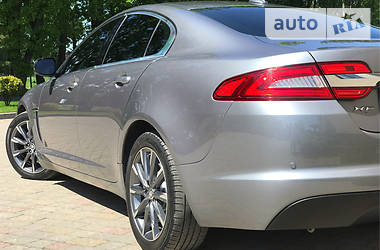 Седан Jaguar XF 2011 в Львове