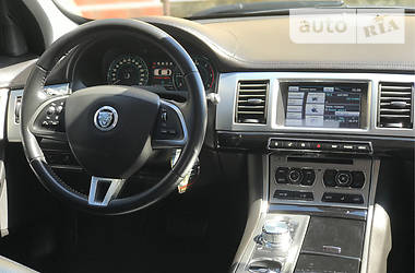 Седан Jaguar XF 2011 в Львове