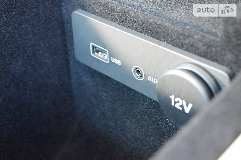 Седан Jaguar XF 2016 в Одесі