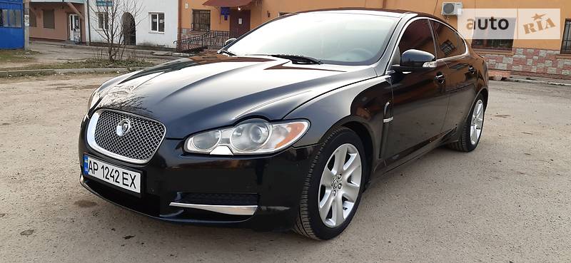 Седан Jaguar XF 2008 в 