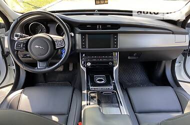 Седан Jaguar XF 2016 в Рівному
