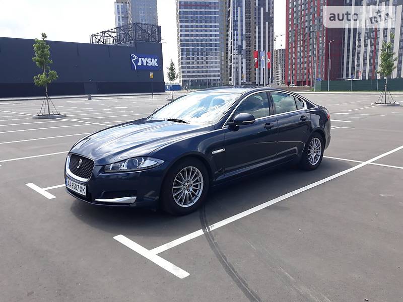 Седан Jaguar XF 2012 в Киеве