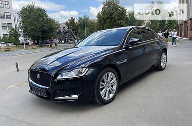 Седан Jaguar XF 2016 в Харкові