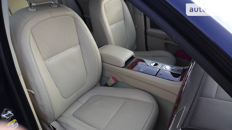 Седан Jaguar XF 2010 в Фастове