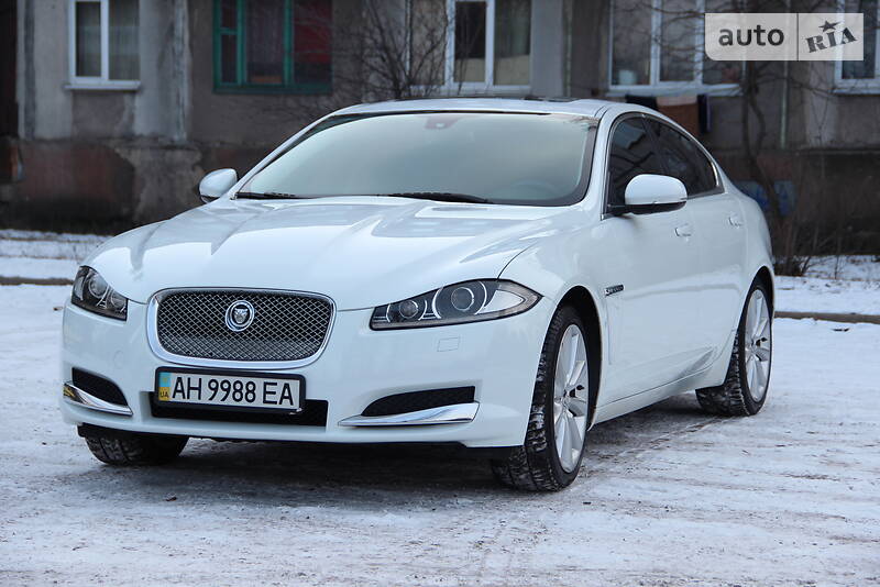 Седан Jaguar XF 2013 в Покровске