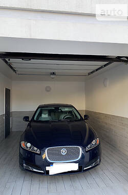 Седан Jaguar XF 2013 в Киеве