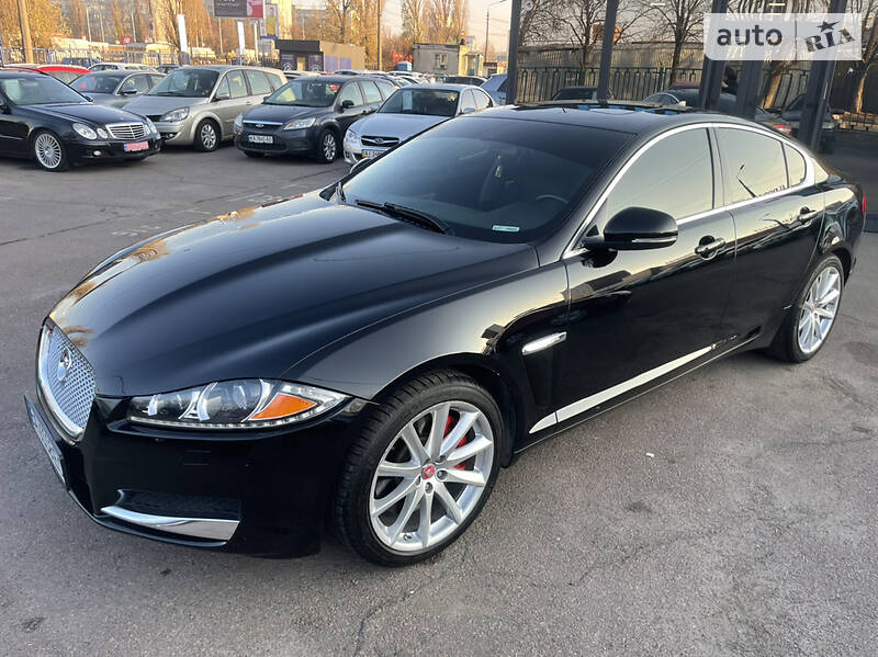 Jaguar XF