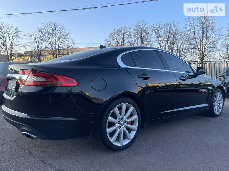 Jaguar XF
