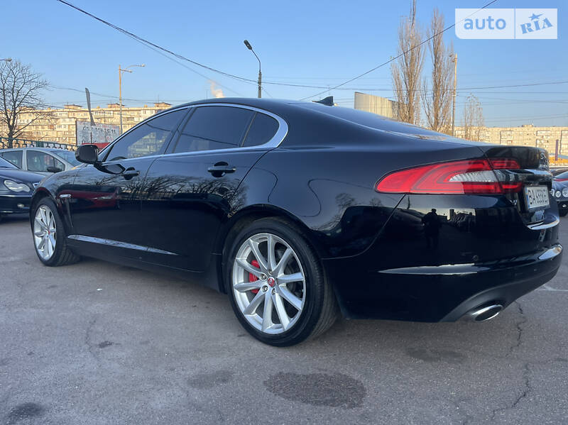 Jaguar XF