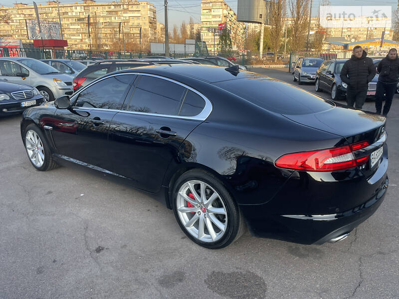 Jaguar XF
