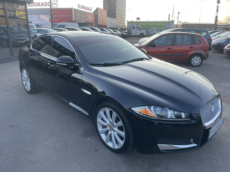 Jaguar XF