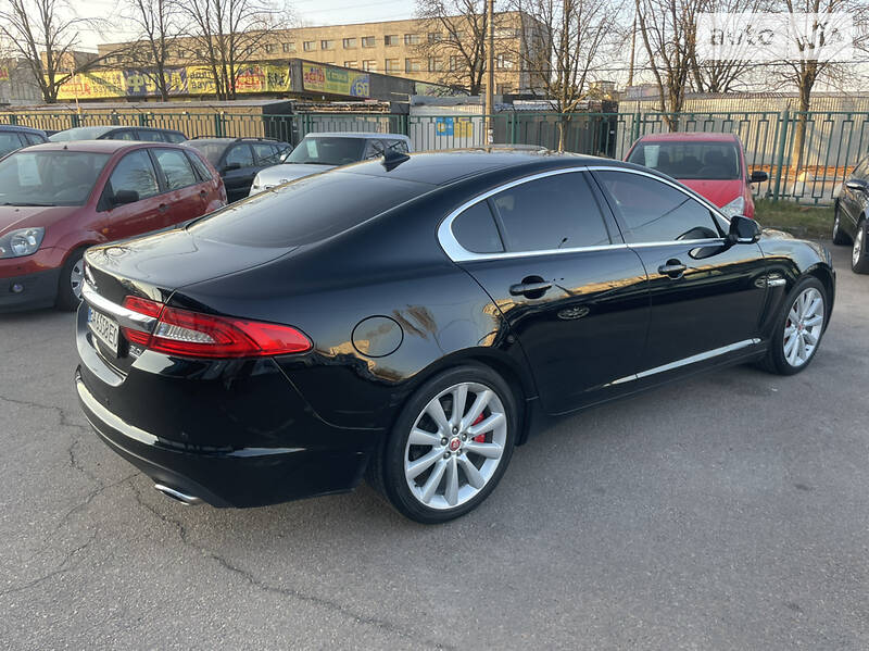 Jaguar XF