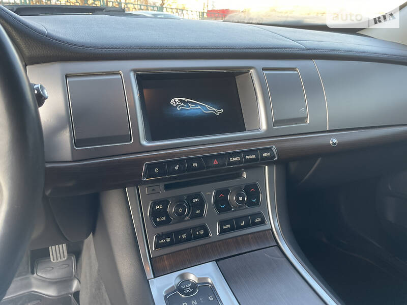 Jaguar XF