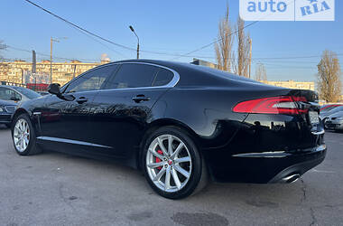 Jaguar XF