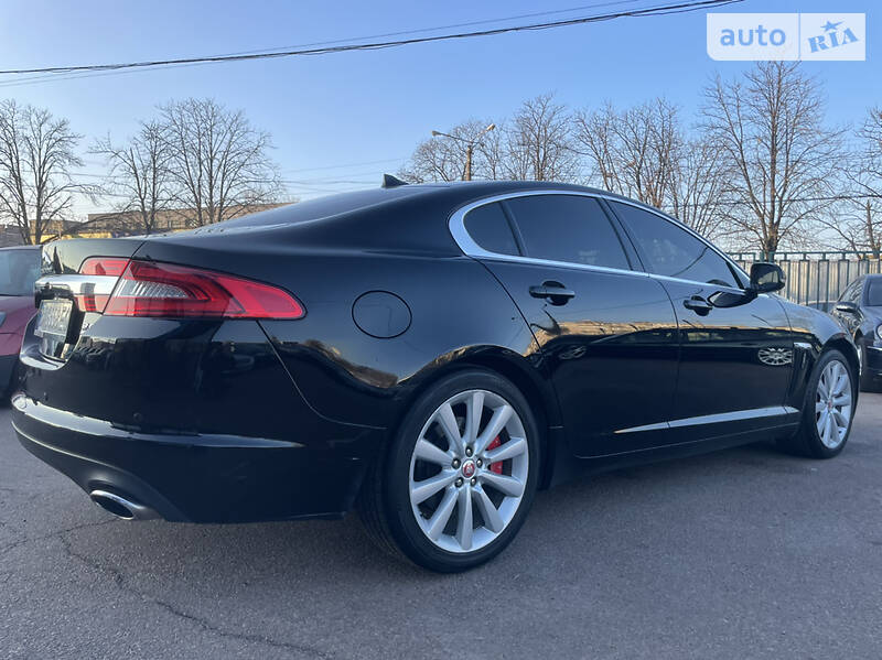 Jaguar XF