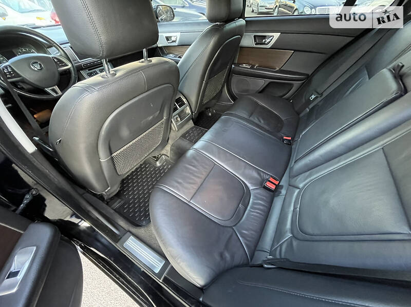 Jaguar XF