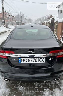 Седан Jaguar XF 2009 в Львове