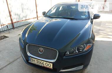 Седан Jaguar XF 2015 в Львові