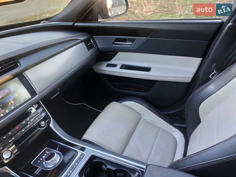 Седан Jaguar XF 2016 в Черноморске фото 21 Седан Jaguar XF 2016 в Черноморске