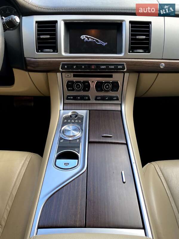 Седан Jaguar XF 2013 в Рівному