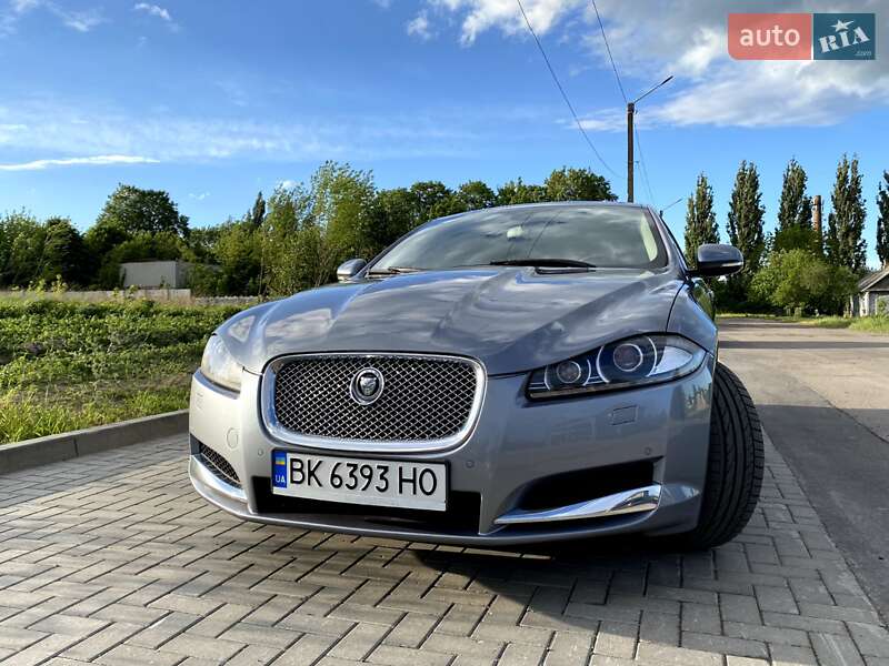 Седан Jaguar XF 2013 в Рівному