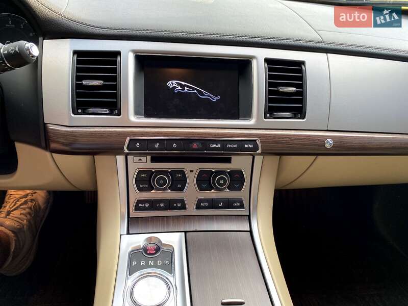 Седан Jaguar XF 2013 в Рівному